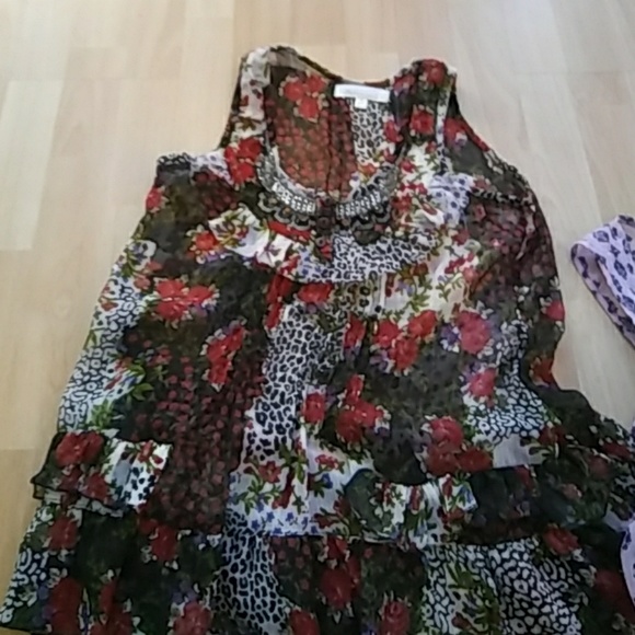 Top - Picture 2 of 4